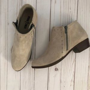 Minnetonka studded zipper booties- beige